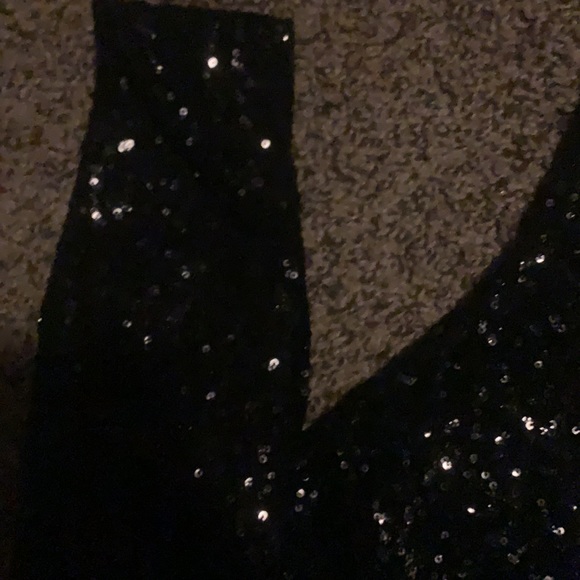 It’s a homecoming dress I got it from my aunt and didn’t know much about it - Picture 4 of 4